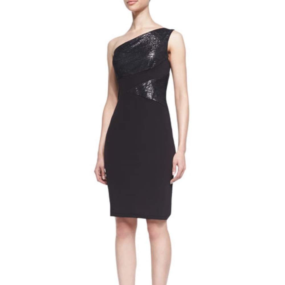 💃🏼 Metallic Inset One-Shoulder Dress. Size 8